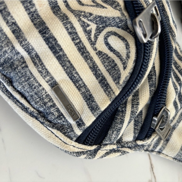 Roxy Fanny Pack - Picture 4 of 4